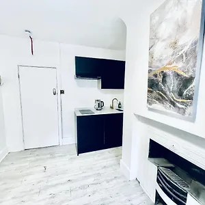  Apartment Brick Lane House